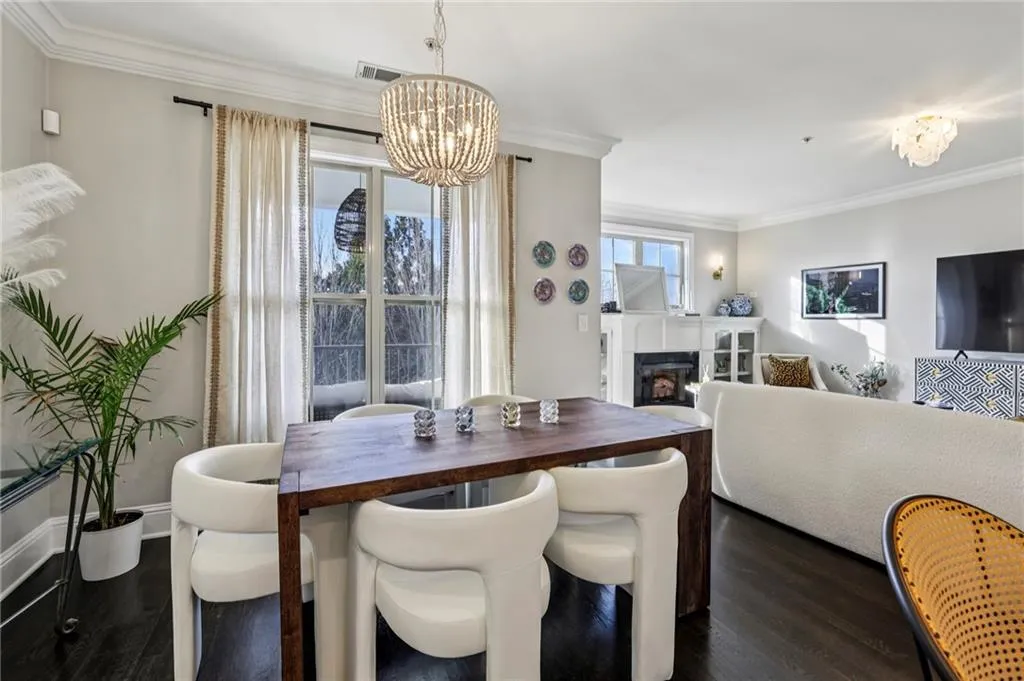 238 Le Gran Bend, Atlanta, Georgia 30328, 2 Bedrooms Bedrooms, ,2 BathroomsBathrooms,Residential,For Sale,238 Le Gran Bend,7713162