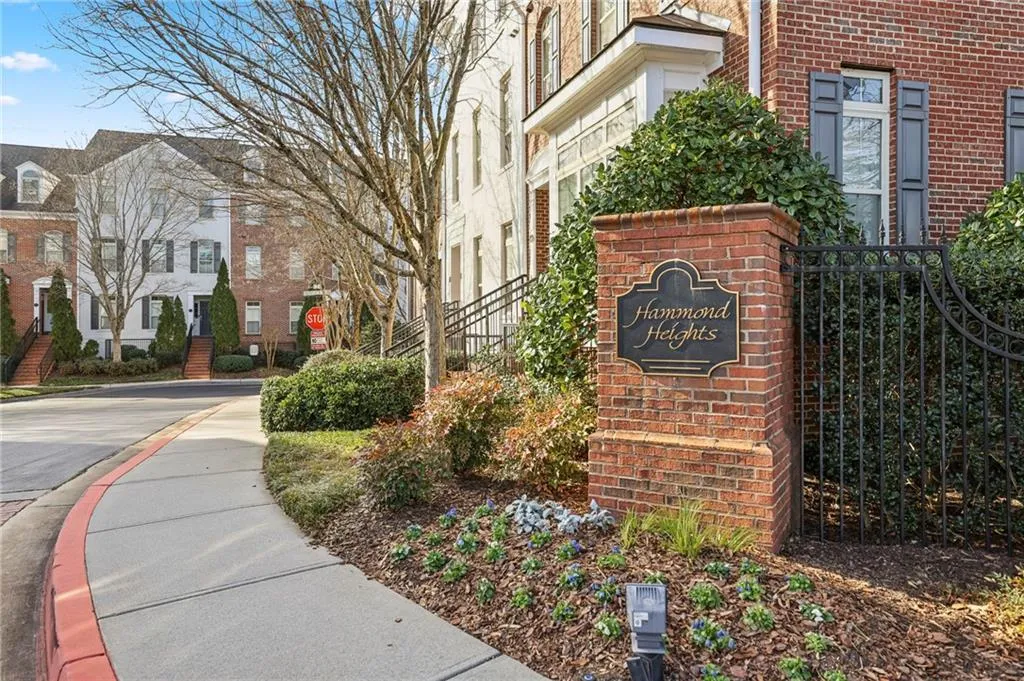 238 Le Gran Bend, Atlanta, Georgia 30328, 2 Bedrooms Bedrooms, ,2 BathroomsBathrooms,Residential,For Sale,238 Le Gran Bend,7713162