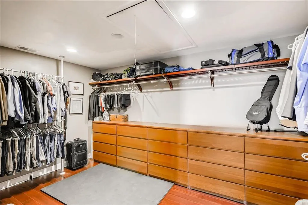 135 River North Drive, Sandy Springs, Georgia 30328, 3 Bedrooms Bedrooms, ,3 BathroomsBathrooms,Residential,Sold,135 River North Drive,6115416