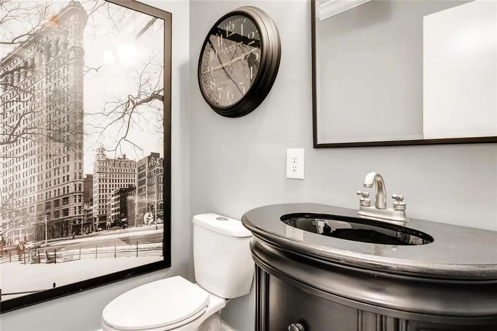 135 River North Drive, Sandy Springs, Georgia 30328, 3 Bedrooms Bedrooms, ,3 BathroomsBathrooms,Residential,Sold,135 River North Drive,6115416