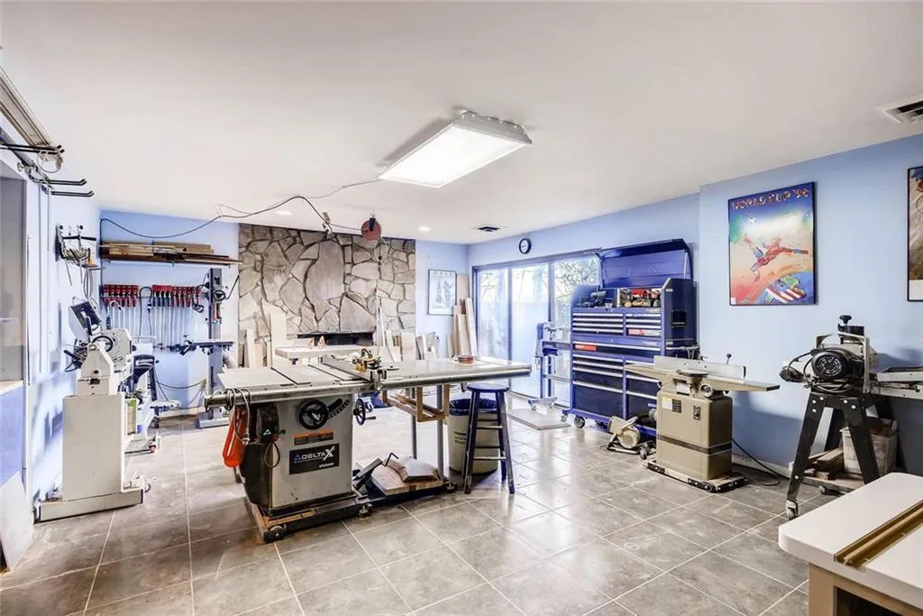 135 River North Drive, Sandy Springs, Georgia 30328, 3 Bedrooms Bedrooms, ,3 BathroomsBathrooms,Residential,Sold,135 River North Drive,6115416