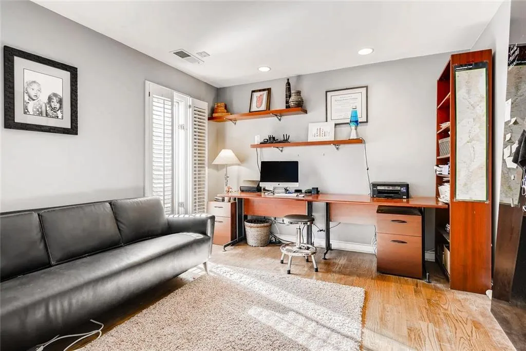 135 River North Drive, Sandy Springs, Georgia 30328, 3 Bedrooms Bedrooms, ,3 BathroomsBathrooms,Residential,Sold,135 River North Drive,6115416