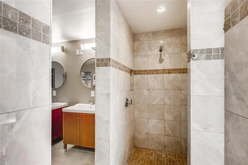 135 River North Drive, Sandy Springs, Georgia 30328, 3 Bedrooms Bedrooms, ,3 BathroomsBathrooms,Residential,Sold,135 River North Drive,6115416