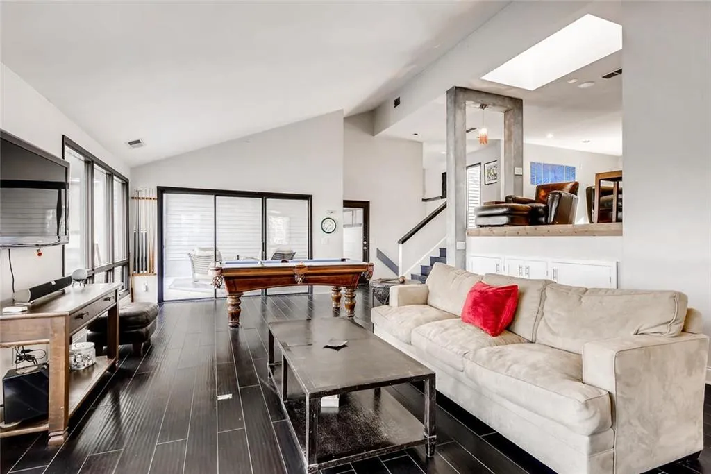 135 River North Drive, Sandy Springs, Georgia 30328, 3 Bedrooms Bedrooms, ,3 BathroomsBathrooms,Residential,Sold,135 River North Drive,6115416