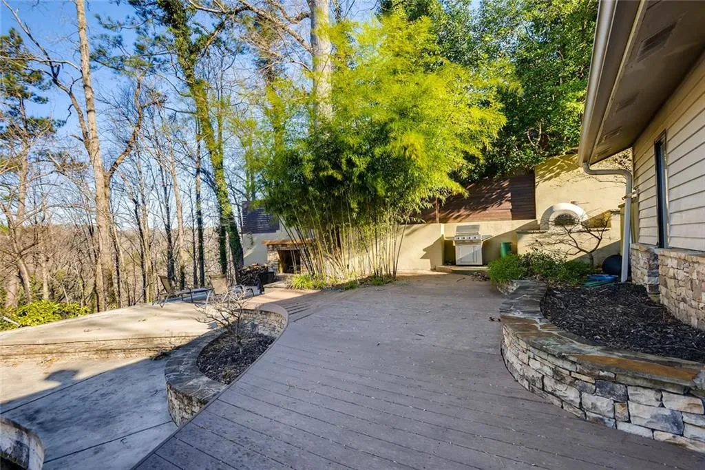 135 River North Drive, Sandy Springs, Georgia 30328, 3 Bedrooms Bedrooms, ,3 BathroomsBathrooms,Residential,Sold,135 River North Drive,6115416