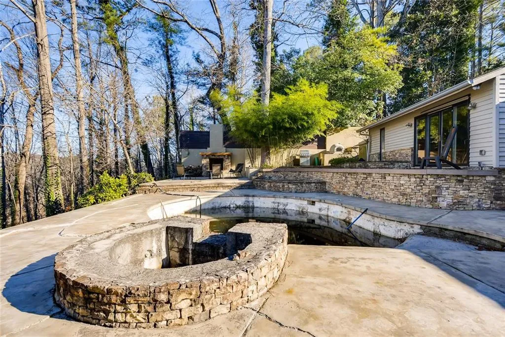 135 River North Drive, Sandy Springs, Georgia 30328, 3 Bedrooms Bedrooms, ,3 BathroomsBathrooms,Residential,Sold,135 River North Drive,6115416