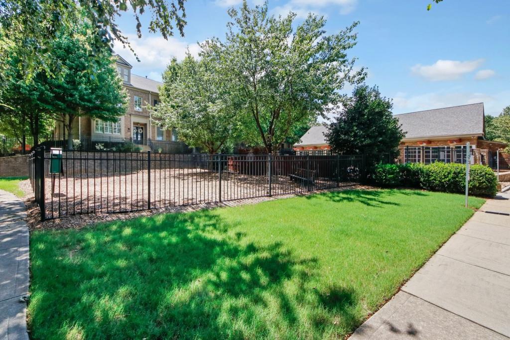 5528 Parkerton Lane Unit 39, Sandy Springs, Georgia 30342, 3 Bedrooms Bedrooms, ,3 BathroomsBathrooms,Residential,Sold,5528 Parkerton Lane Unit 39,7260271