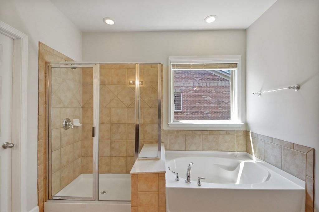 5528 Parkerton Lane Unit 39, Sandy Springs, Georgia 30342, 3 Bedrooms Bedrooms, ,3 BathroomsBathrooms,Residential,Sold,5528 Parkerton Lane Unit 39,7260271