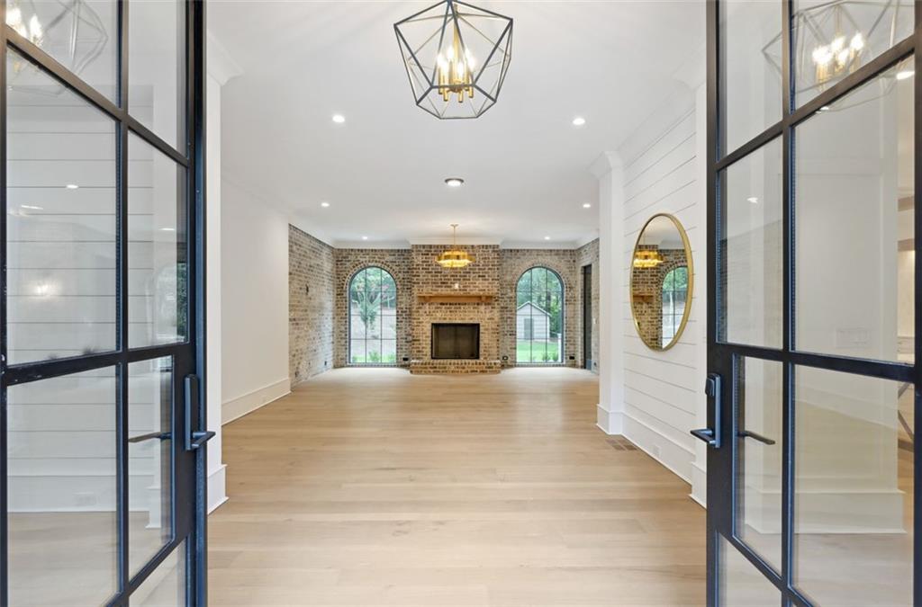 5116 Powers Ferry Road, Atlanta, Georgia 30327, 5 Bedrooms Bedrooms, ,6 BathroomsBathrooms,Residential,Sold,5116 Powers Ferry Road,7282129