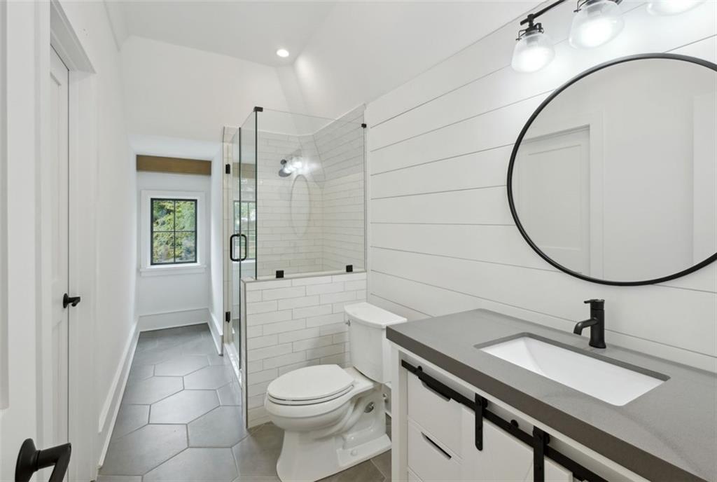 5116 Powers Ferry Road, Atlanta, Georgia 30327, 5 Bedrooms Bedrooms, ,6 BathroomsBathrooms,Residential,Sold,5116 Powers Ferry Road,7282129