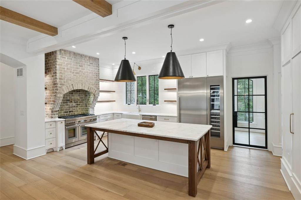5116 Powers Ferry Road, Atlanta, Georgia 30327, 5 Bedrooms Bedrooms, ,6 BathroomsBathrooms,Residential,Sold,5116 Powers Ferry Road,7282129