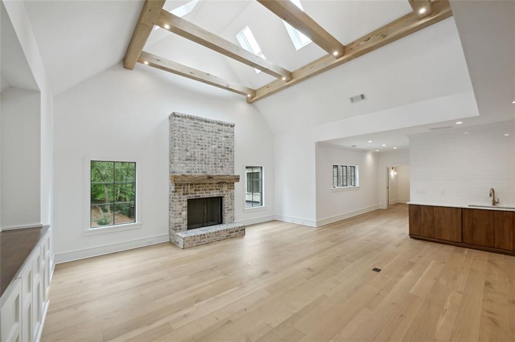 5116 Powers Ferry Road, Atlanta, Georgia 30327, 5 Bedrooms Bedrooms, ,6 BathroomsBathrooms,Residential,Sold,5116 Powers Ferry Road,7282129
