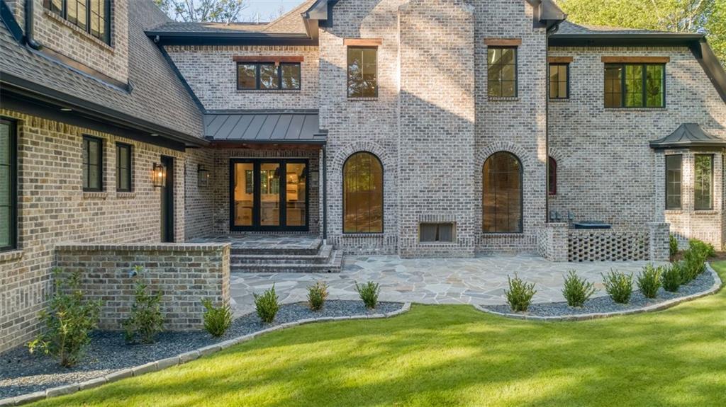 5116 Powers Ferry Road, Atlanta, Georgia 30327, 5 Bedrooms Bedrooms, ,6 BathroomsBathrooms,Residential,Sold,5116 Powers Ferry Road,7282129