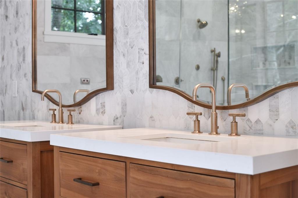 5116 Powers Ferry Road, Atlanta, Georgia 30327, 5 Bedrooms Bedrooms, ,6 BathroomsBathrooms,Residential,Sold,5116 Powers Ferry Road,7282129