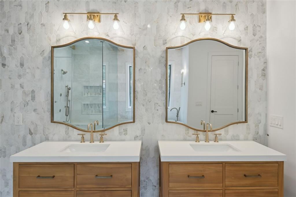 5116 Powers Ferry Road, Atlanta, Georgia 30327, 5 Bedrooms Bedrooms, ,6 BathroomsBathrooms,Residential,Sold,5116 Powers Ferry Road,7282129