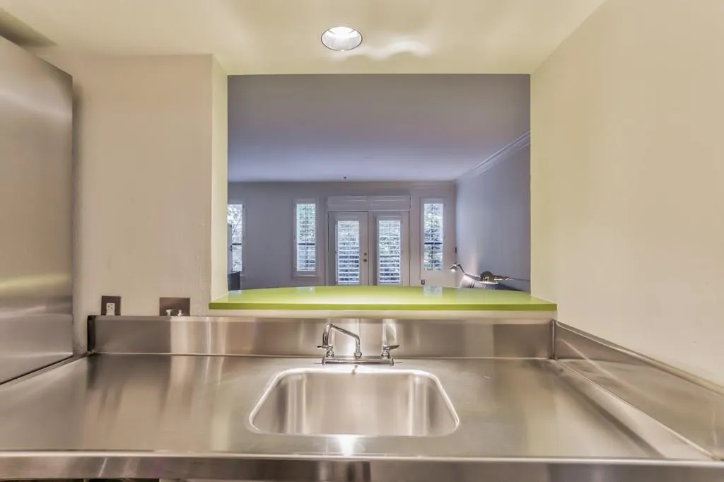 3777 Peachtree Road Ne Unit 1528, Brookhaven, Georgia 30319, 1 Bedroom Bedrooms, ,1 BathroomBathrooms,Residential,Sold,3777 Peachtree Road Ne Unit 1528,5928731