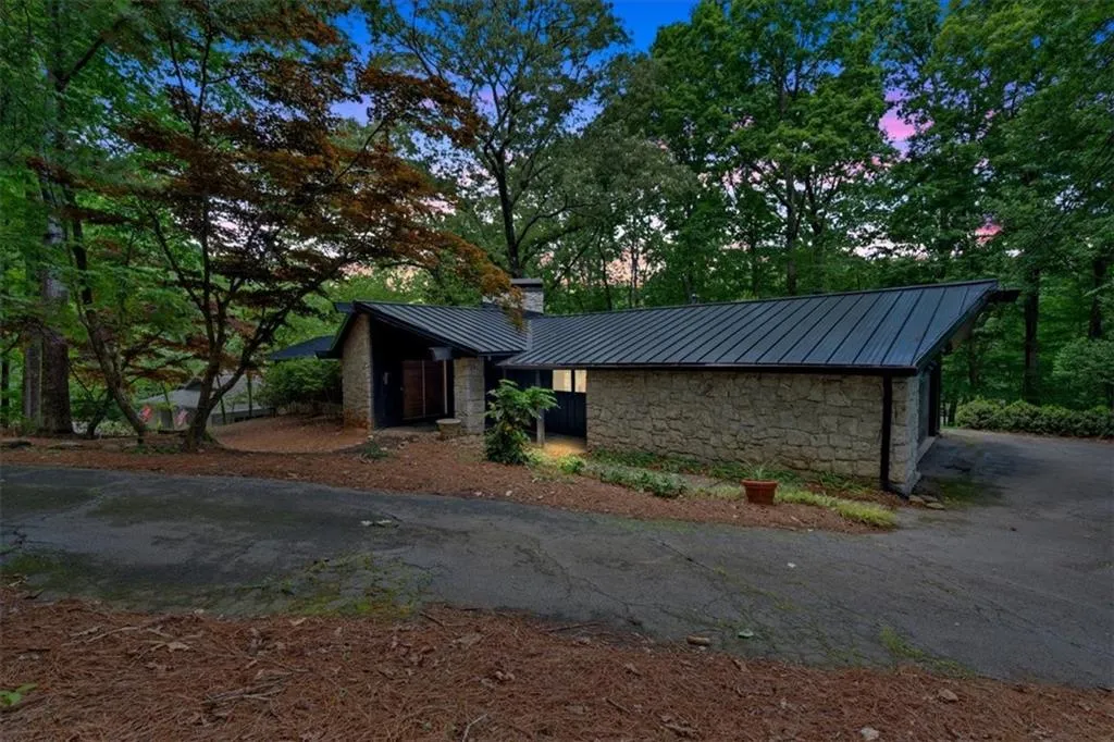1260 Tynecastle Way Ne, Atlanta, Georgia 30350, 5 Bedrooms Bedrooms, ,3 BathroomsBathrooms,Residential,Sold,1260 Tynecastle Way Ne,7387897