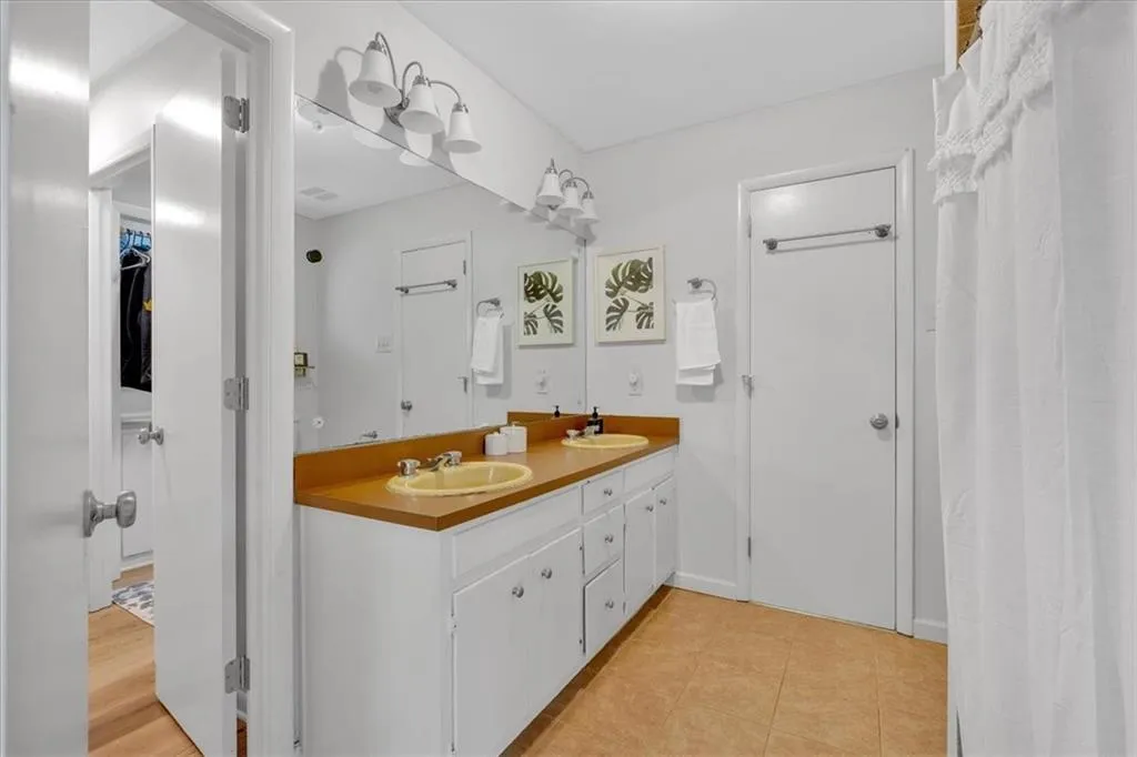 1260 Tynecastle Way Ne, Atlanta, Georgia 30350, 5 Bedrooms Bedrooms, ,3 BathroomsBathrooms,Residential,Sold,1260 Tynecastle Way Ne,7387897
