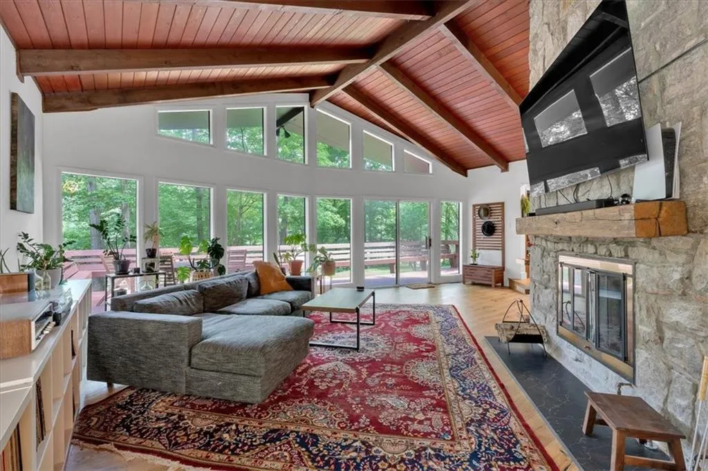 1260 Tynecastle Way Ne, Atlanta, Georgia 30350, 5 Bedrooms Bedrooms, ,3 BathroomsBathrooms,Residential,Sold,1260 Tynecastle Way Ne,7387897