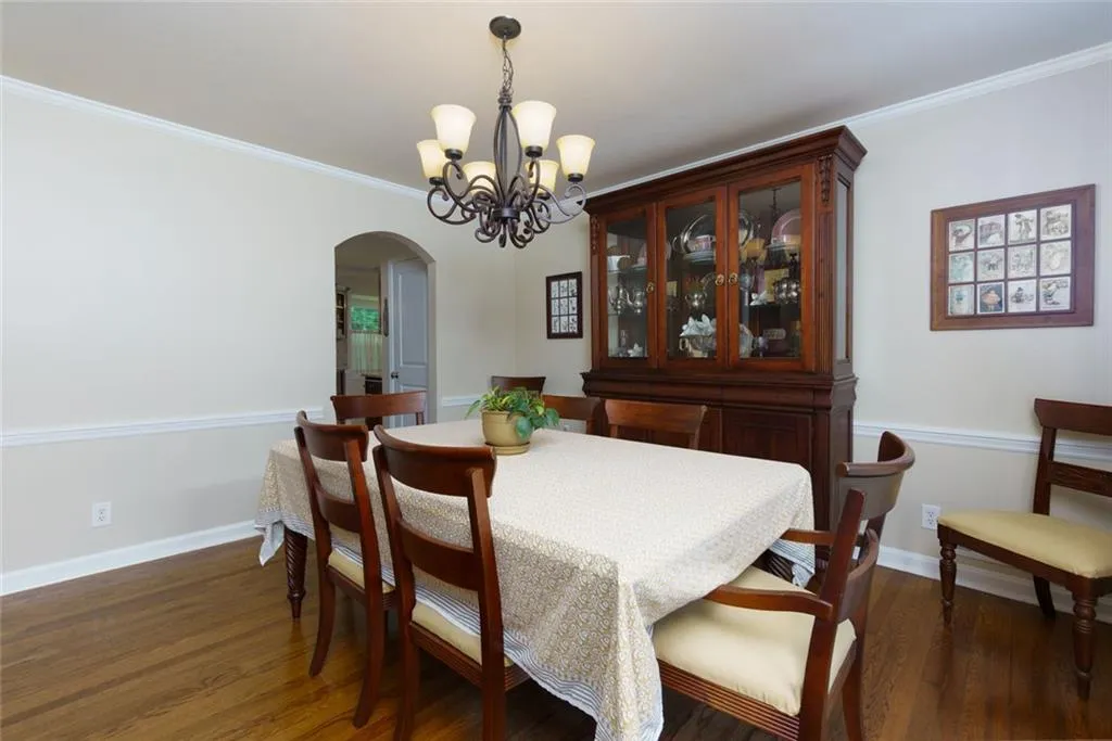 690 Glenforest Road, Sandy Springs, Georgia 30328, 4 Bedrooms Bedrooms, ,2 BathroomsBathrooms,Residential,Sold,690 Glenforest Road,7573648