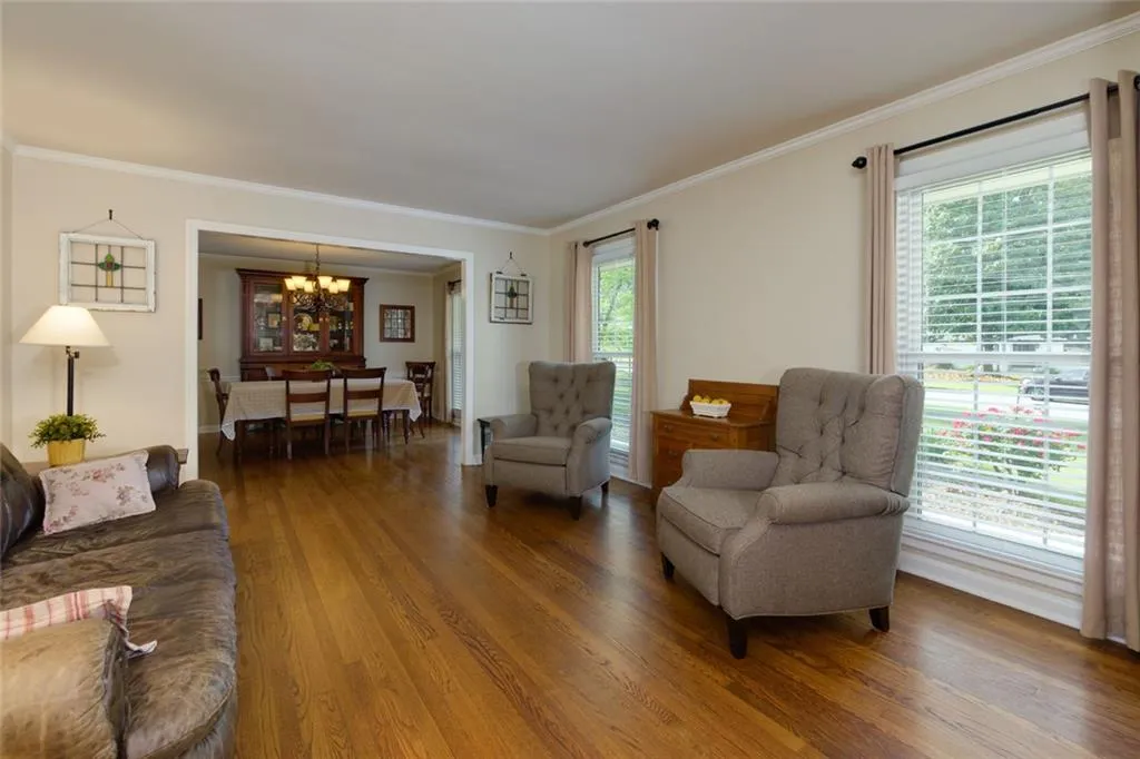 690 Glenforest Road, Sandy Springs, Georgia 30328, 4 Bedrooms Bedrooms, ,2 BathroomsBathrooms,Residential,Sold,690 Glenforest Road,7573648