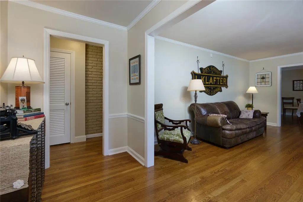 690 Glenforest Road, Sandy Springs, Georgia 30328, 4 Bedrooms Bedrooms, ,2 BathroomsBathrooms,Residential,Sold,690 Glenforest Road,7573648
