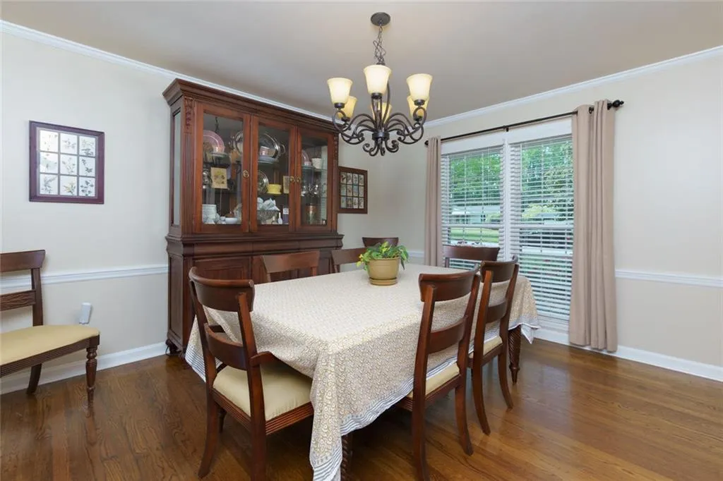 690 Glenforest Road, Sandy Springs, Georgia 30328, 4 Bedrooms Bedrooms, ,2 BathroomsBathrooms,Residential,Sold,690 Glenforest Road,7573648