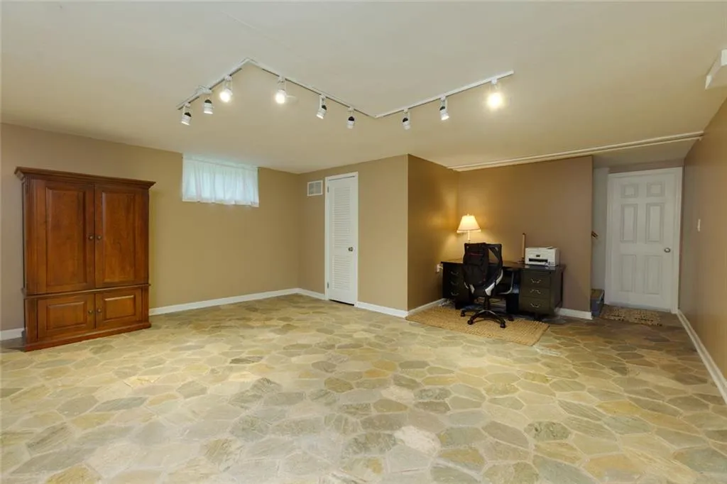 690 Glenforest Road, Sandy Springs, Georgia 30328, 4 Bedrooms Bedrooms, ,2 BathroomsBathrooms,Residential,Sold,690 Glenforest Road,7573648