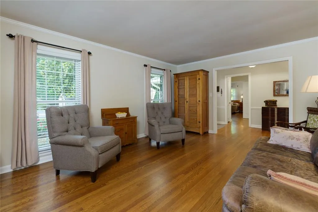 690 Glenforest Road, Sandy Springs, Georgia 30328, 4 Bedrooms Bedrooms, ,2 BathroomsBathrooms,Residential,Sold,690 Glenforest Road,7573648