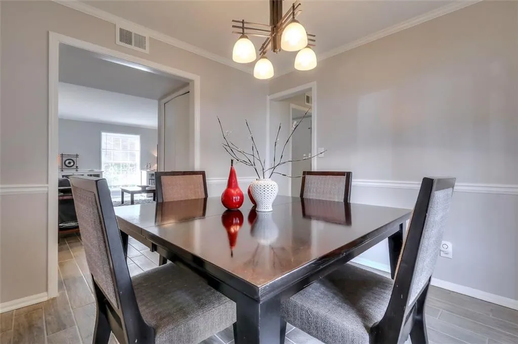 5606 Kingsport Drive Unit 13, Atlanta, Georgia 30342, 2 Bedrooms Bedrooms, ,1 BathroomBathrooms,Residential,Sold,5606 Kingsport Drive Unit 13,6528157