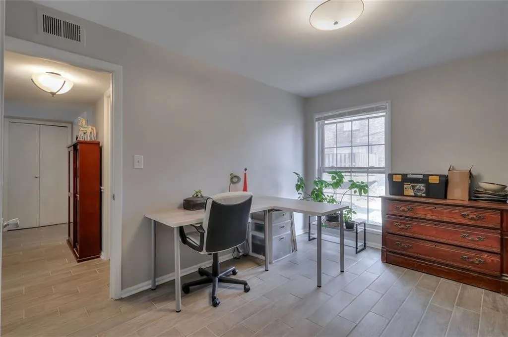 5606 Kingsport Drive Unit 13, Atlanta, Georgia 30342, 2 Bedrooms Bedrooms, ,1 BathroomBathrooms,Residential,Sold,5606 Kingsport Drive Unit 13,6528157