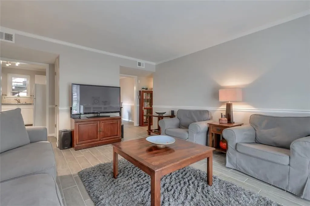 5606 Kingsport Drive Unit 13, Atlanta, Georgia 30342, 2 Bedrooms Bedrooms, ,1 BathroomBathrooms,Residential,Sold,5606 Kingsport Drive Unit 13,6528157