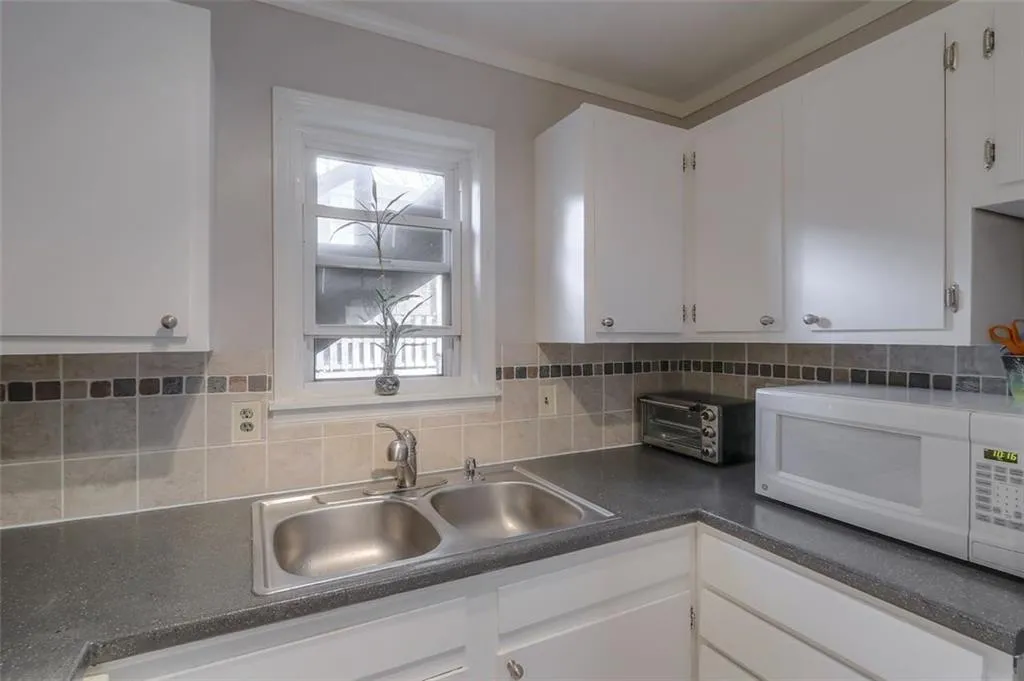 5606 Kingsport Drive Unit 13, Atlanta, Georgia 30342, 2 Bedrooms Bedrooms, ,1 BathroomBathrooms,Residential,Sold,5606 Kingsport Drive Unit 13,6528157