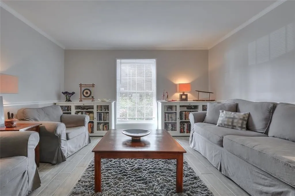 5606 Kingsport Drive Unit 13, Atlanta, Georgia 30342, 2 Bedrooms Bedrooms, ,1 BathroomBathrooms,Residential,Sold,5606 Kingsport Drive Unit 13,6528157