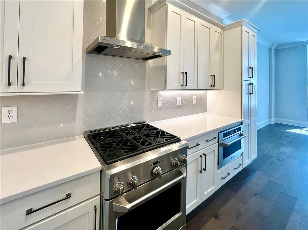 579 Broadview Place Ne, Atlanta, Georgia 30324, 3 Bedrooms Bedrooms, 0 ,3 BathroomsBathrooms,Residential,For Sale,579 Broadview Place Ne,7736091
