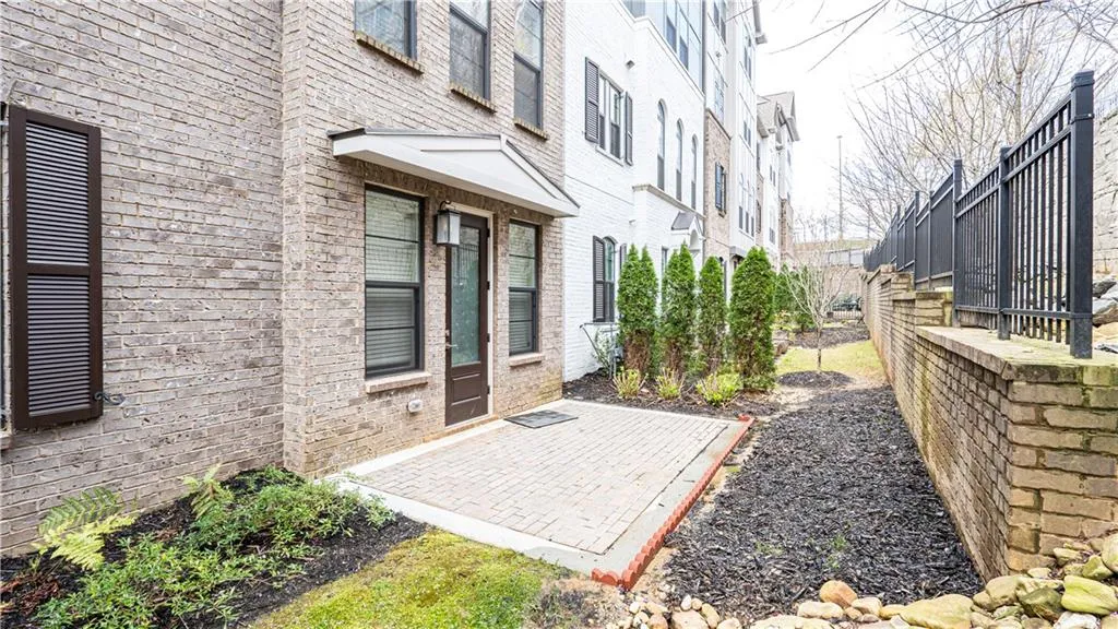 579 Broadview Place Ne, Atlanta, Georgia 30324, 3 Bedrooms Bedrooms, 0 ,3 BathroomsBathrooms,Residential,For Sale,579 Broadview Place Ne,7736091