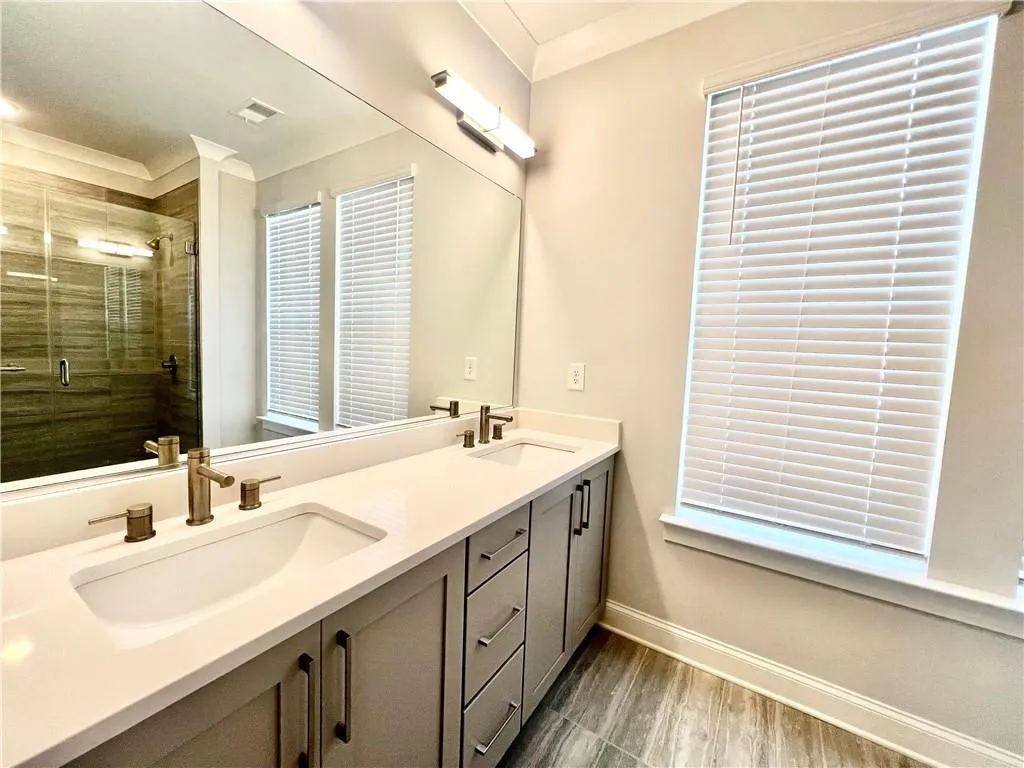 579 Broadview Place Ne, Atlanta, Georgia 30324, 3 Bedrooms Bedrooms, 0 ,3 BathroomsBathrooms,Residential,For Sale,579 Broadview Place Ne,7736091
