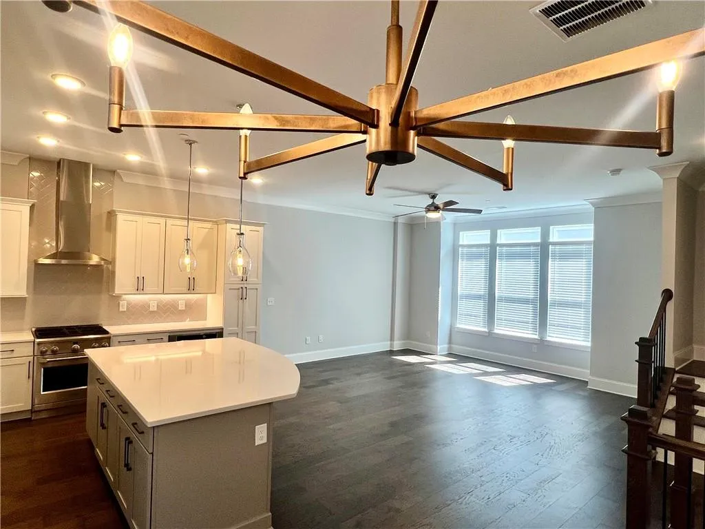 579 Broadview Place Ne, Atlanta, Georgia 30324, 3 Bedrooms Bedrooms, 0 ,3 BathroomsBathrooms,Residential,For Sale,579 Broadview Place Ne,7736091
