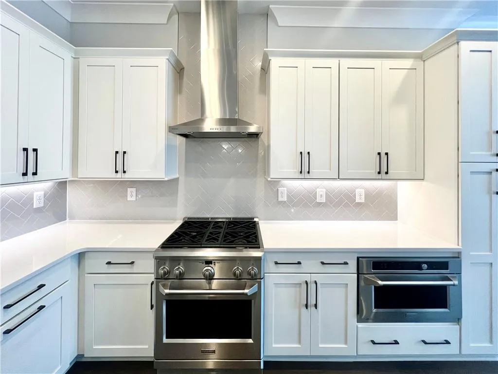 579 Broadview Place Ne, Atlanta, Georgia 30324, 3 Bedrooms Bedrooms, 0 ,3 BathroomsBathrooms,Residential,For Sale,579 Broadview Place Ne,7736091