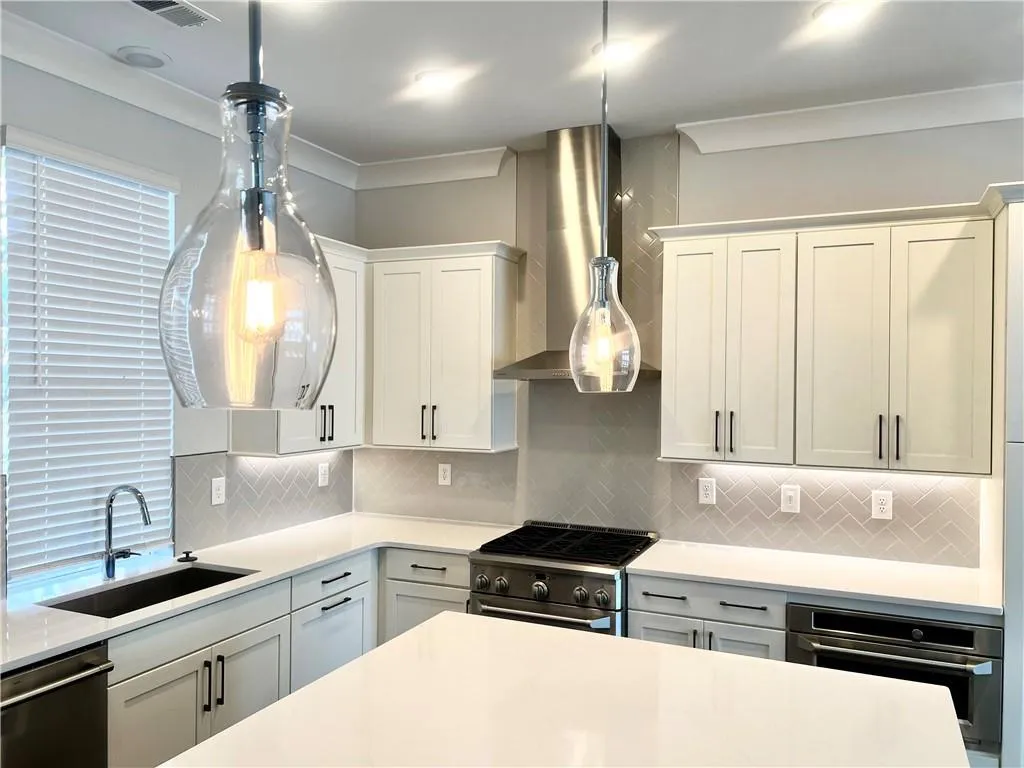 579 Broadview Place Ne, Atlanta, Georgia 30324, 3 Bedrooms Bedrooms, 0 ,3 BathroomsBathrooms,Residential,For Sale,579 Broadview Place Ne,7736091