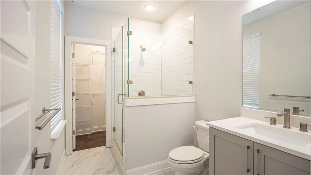 579 Broadview Place Ne, Atlanta, Georgia 30324, 3 Bedrooms Bedrooms, 0 ,3 BathroomsBathrooms,Residential,For Sale,579 Broadview Place Ne,7736091