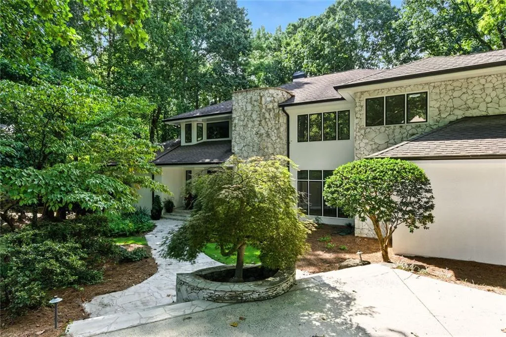 5410 New Wellington Close, Atlanta, Georgia 30327, 6 Bedrooms Bedrooms, ,4 BathroomsBathrooms,Residential,For Sale,5410 New Wellington Close,7639375