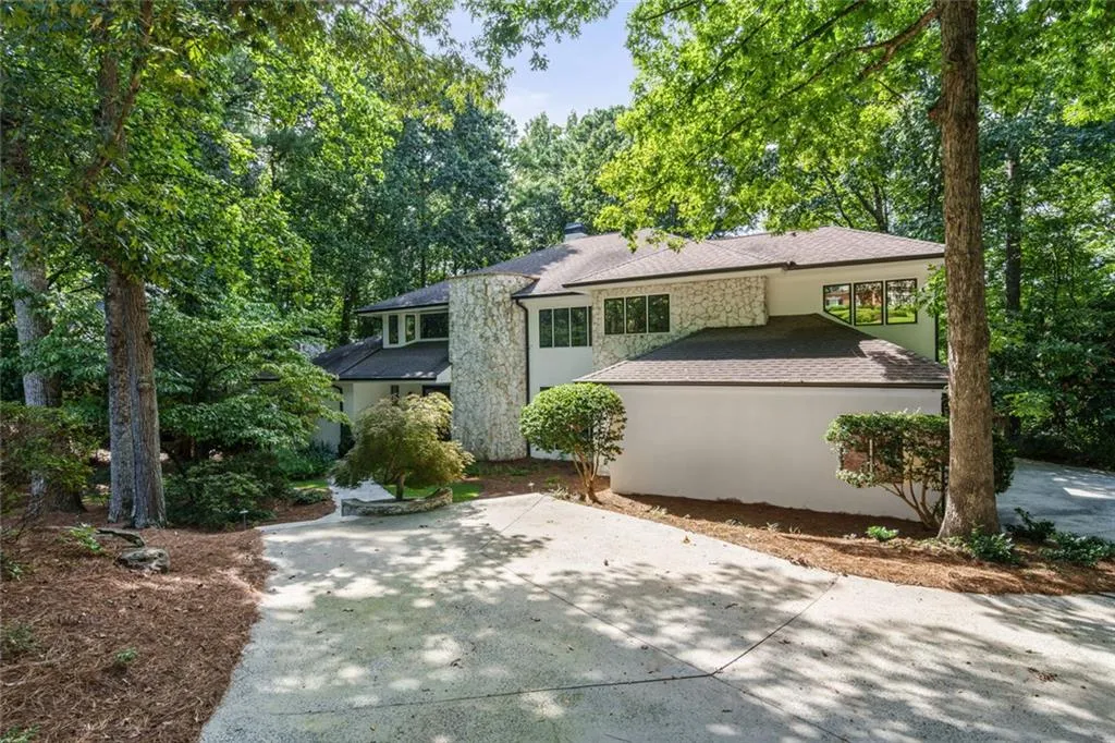 5410 New Wellington Close, Atlanta, Georgia 30327, 6 Bedrooms Bedrooms, ,4 BathroomsBathrooms,Residential,For Sale,5410 New Wellington Close,7639375