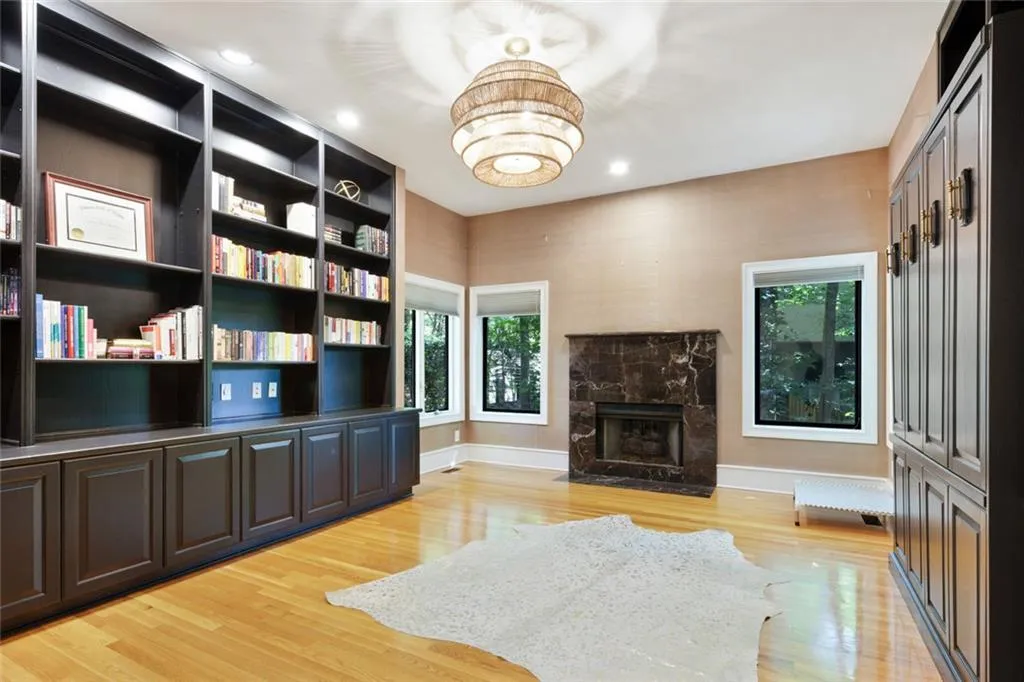 5410 New Wellington Close, Atlanta, Georgia 30327, 6 Bedrooms Bedrooms, ,4 BathroomsBathrooms,Residential,For Sale,5410 New Wellington Close,7639375