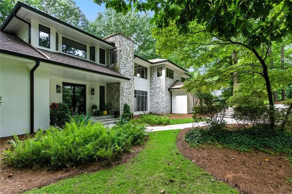 5410 New Wellington Close, Atlanta, Georgia 30327, 6 Bedrooms Bedrooms, ,4 BathroomsBathrooms,Residential,For Sale,5410 New Wellington Close,7639375