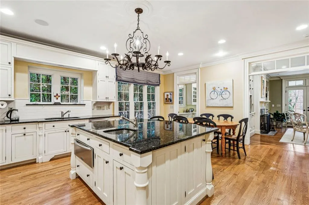1010 Carter Drive Ne, Atlanta, Georgia 30319, 5 Bedrooms Bedrooms, ,6 BathroomsBathrooms,Residential,For Sale,1010 Carter Drive Ne,7687780
