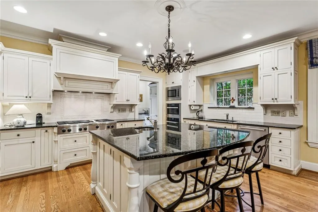 1010 Carter Drive Ne, Atlanta, Georgia 30319, 5 Bedrooms Bedrooms, ,6 BathroomsBathrooms,Residential,For Sale,1010 Carter Drive Ne,7687780