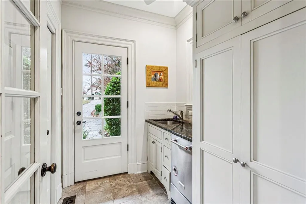 1010 Carter Drive Ne, Atlanta, Georgia 30319, 5 Bedrooms Bedrooms, ,6 BathroomsBathrooms,Residential,For Sale,1010 Carter Drive Ne,7687780