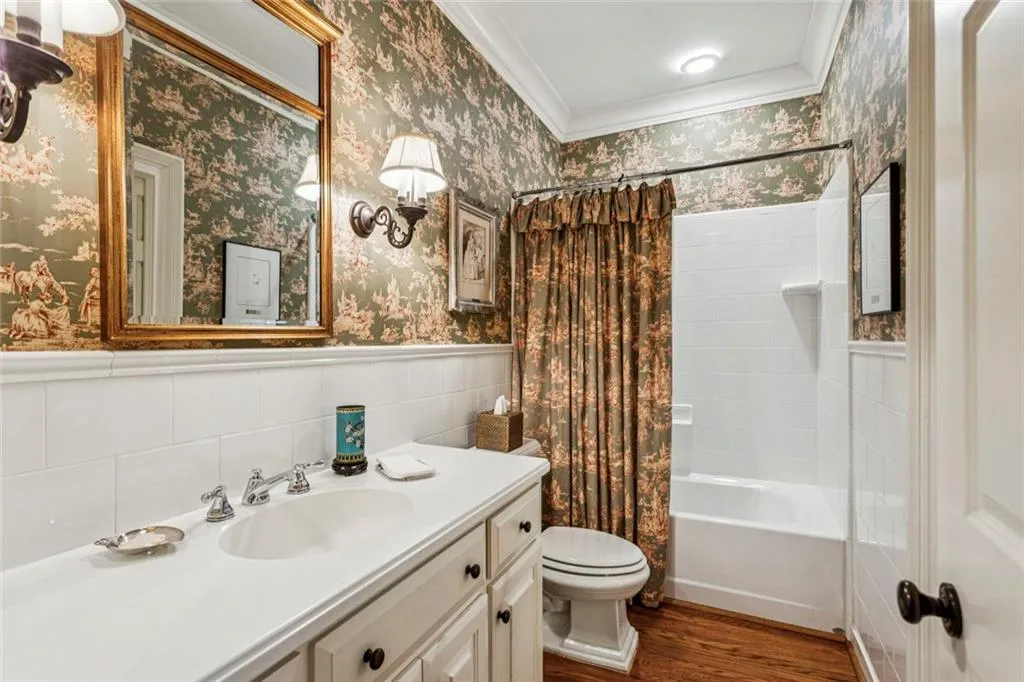 1010 Carter Drive Ne, Atlanta, Georgia 30319, 5 Bedrooms Bedrooms, ,6 BathroomsBathrooms,Residential,For Sale,1010 Carter Drive Ne,7687780