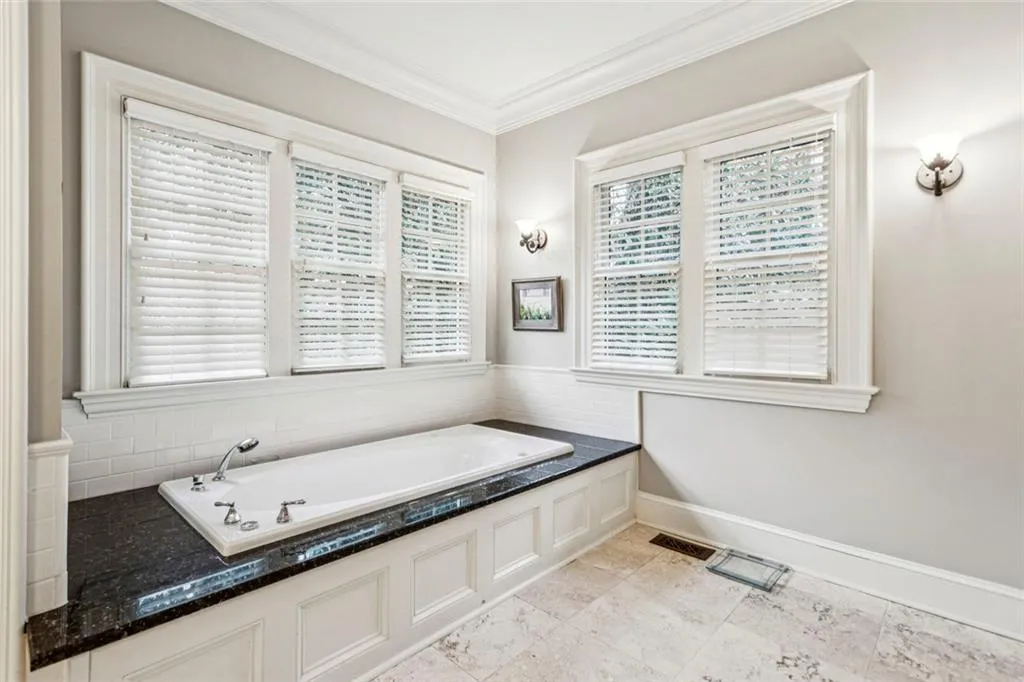 1010 Carter Drive Ne, Atlanta, Georgia 30319, 5 Bedrooms Bedrooms, ,6 BathroomsBathrooms,Residential,For Sale,1010 Carter Drive Ne,7687780